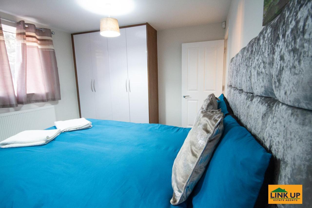 Holden Court Apartment - Apt 1 West Drayton  Esterno foto
